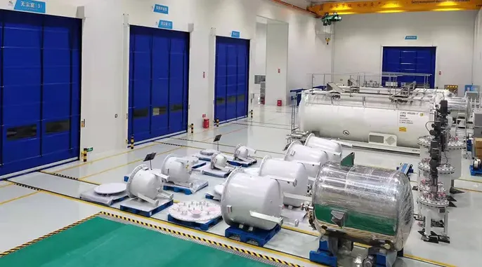 High-purity fluoropolymer coating and lining